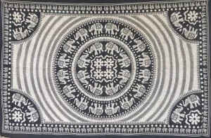 MANTA MEDIANA MANDALA /ELEFANTES BEIGE/NEGRO